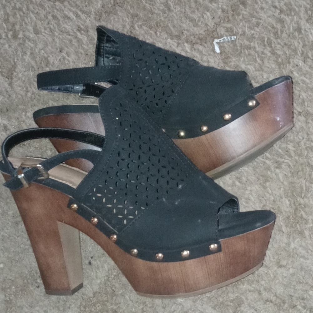 High heels - Picture 4 of 4